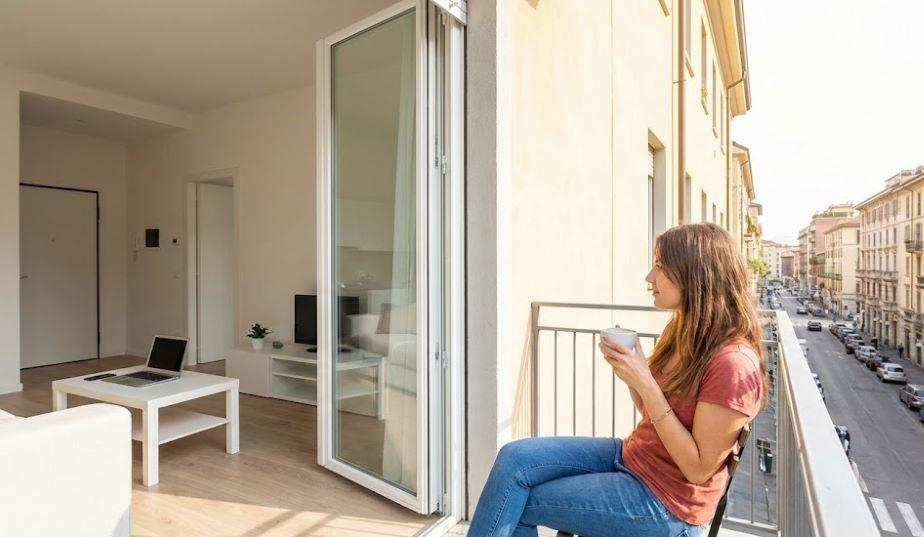 a student in an apartment in Italy